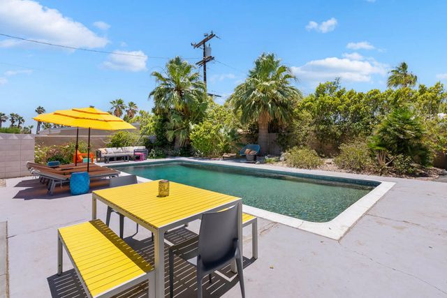 2970 N Davis Way, Palm Springs, CA 92262