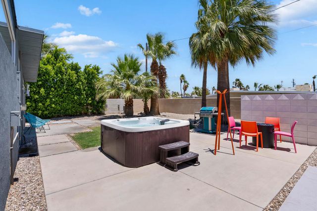 2970 N Davis Way, Palm Springs, CA 92262