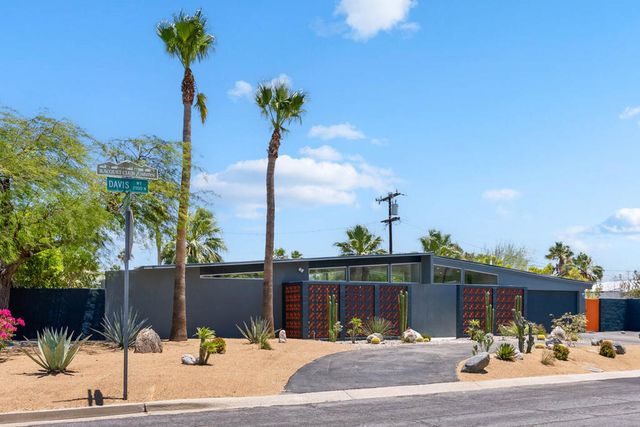 2970 N Davis Way, Palm Springs, CA 92262