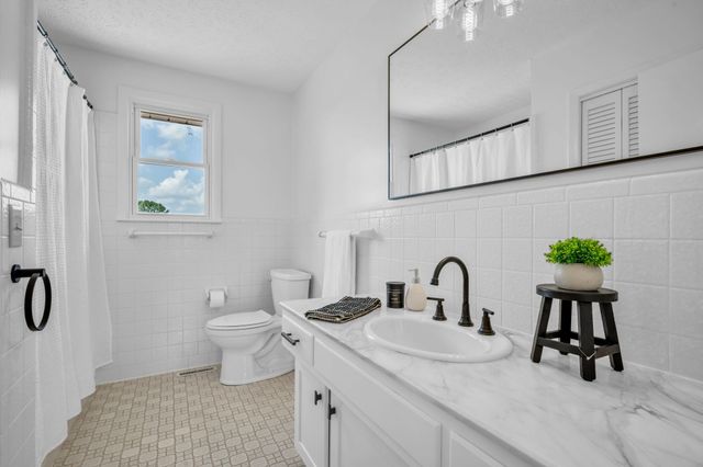 2151 Abiff Rd, Burns, TN 37029