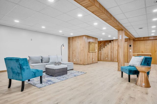 2151 Abiff Rd, Burns, TN 37029