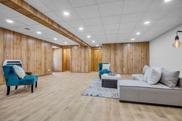 2151 Abiff Rd, Burns, TN 37029