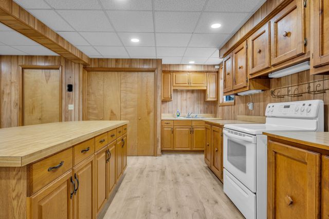2151 Abiff Rd, Burns, TN 37029