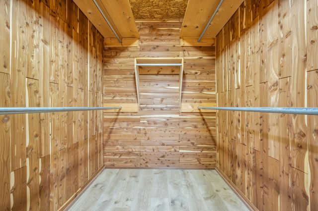 2151 Abiff Rd, Burns, TN 37029