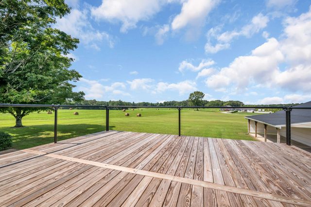 2151 Abiff Rd, Burns, TN 37029
