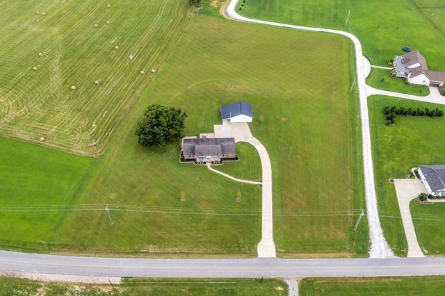 2151 Abiff Rd, Burns, TN 37029