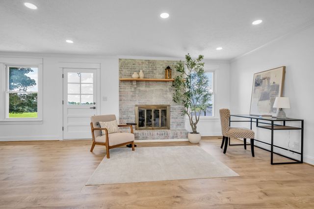 2151 Abiff Rd, Burns, TN 37029