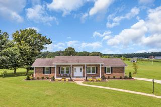 2151 Abiff Rd, Burns, TN 37029