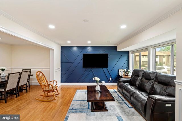 458 LIVINGSTON DR, East Windsor, NJ 08520