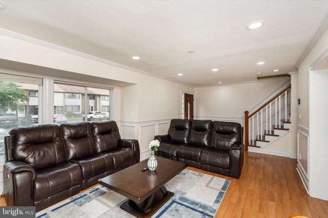 458 LIVINGSTON DR, East Windsor, NJ 08520