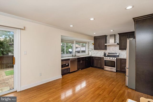 458 LIVINGSTON DR, East Windsor, NJ 08520