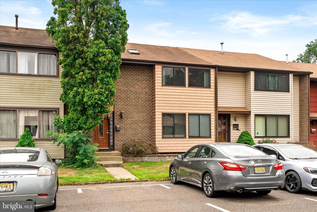 458 LIVINGSTON DR, East Windsor, NJ 08520