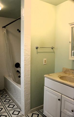 317 Autobee Rd, Avondale, CO 81022