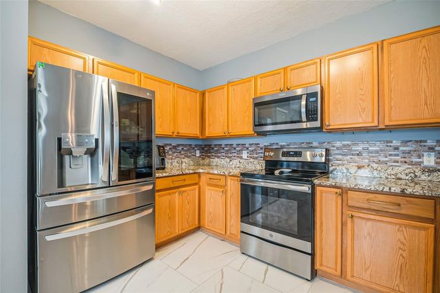 554 BRISTOL CIRCLE, Kissimmee, FL 34758