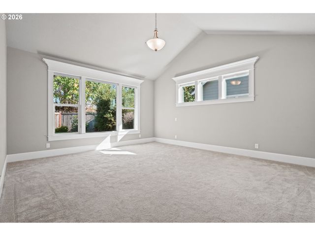 3735 NORWICH Ave, Eugene, OR 97408