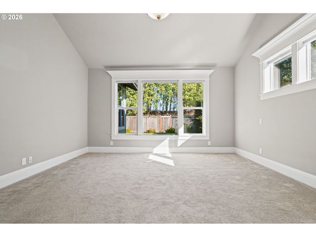 3735 NORWICH Ave, Eugene, OR 97408