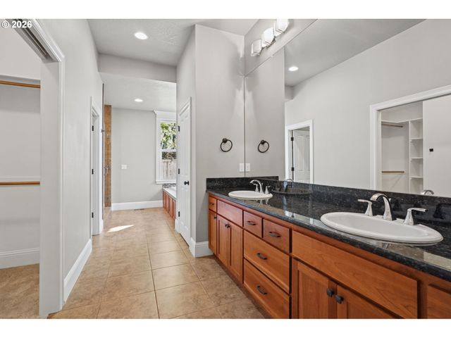 3735 NORWICH Ave, Eugene, OR 97408