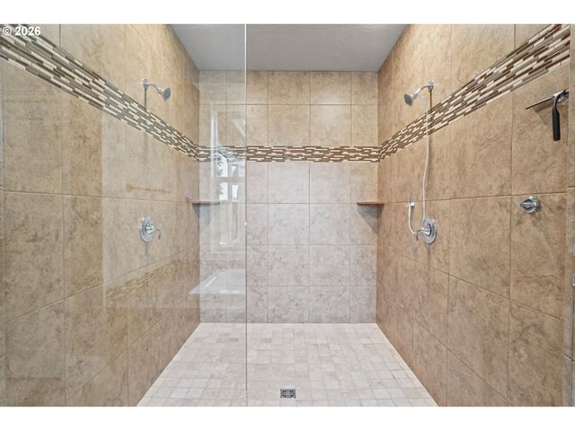 3735 NORWICH Ave, Eugene, OR 97408
