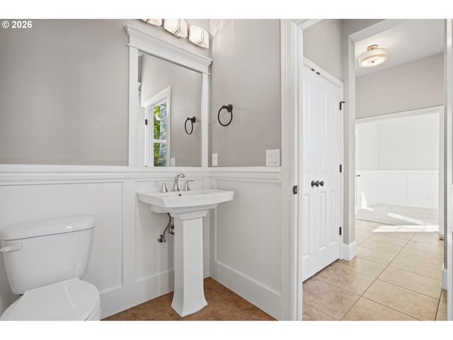 3735 NORWICH Ave, Eugene, OR 97408