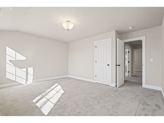 3735 NORWICH Ave, Eugene, OR 97408