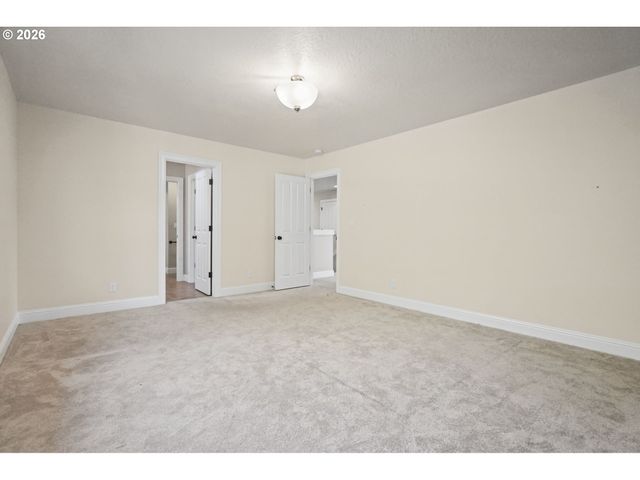 3735 NORWICH Ave, Eugene, OR 97408