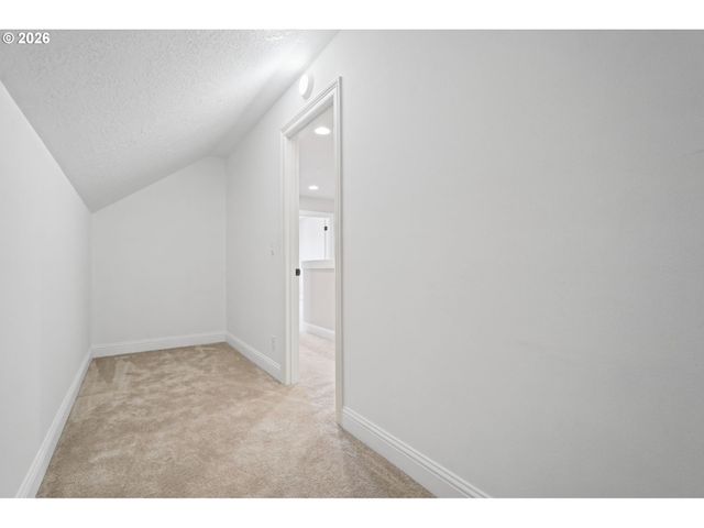 3735 NORWICH Ave, Eugene, OR 97408