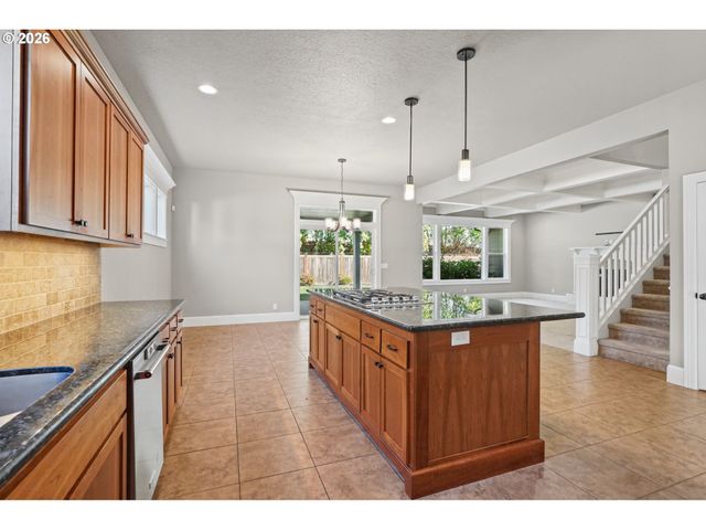 3735 NORWICH Ave, Eugene, OR 97408