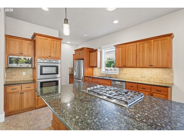 3735 NORWICH Ave, Eugene, OR 97408