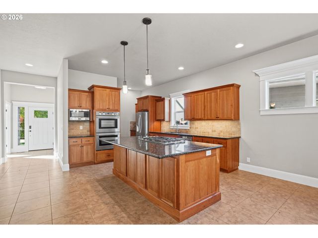 3735 NORWICH Ave, Eugene, OR 97408