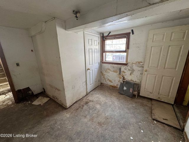 4231 Flintlock Dr, Louisville, KY 40216