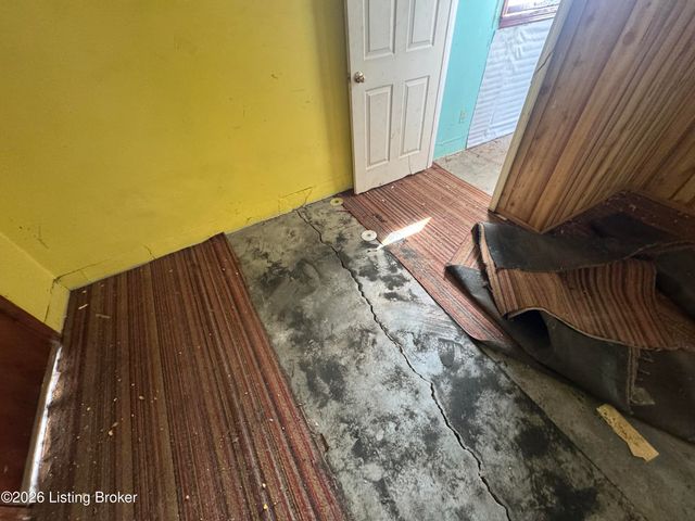 4231 Flintlock Dr, Louisville, KY 40216