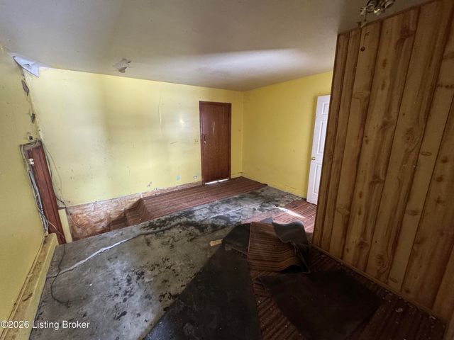 4231 Flintlock Dr, Louisville, KY 40216