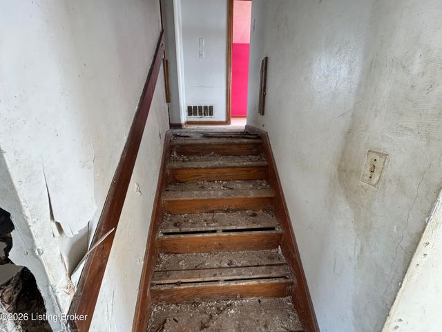 4231 Flintlock Dr, Louisville, KY 40216