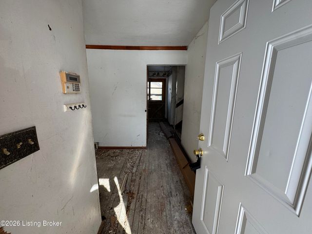 4231 Flintlock Dr, Louisville, KY 40216