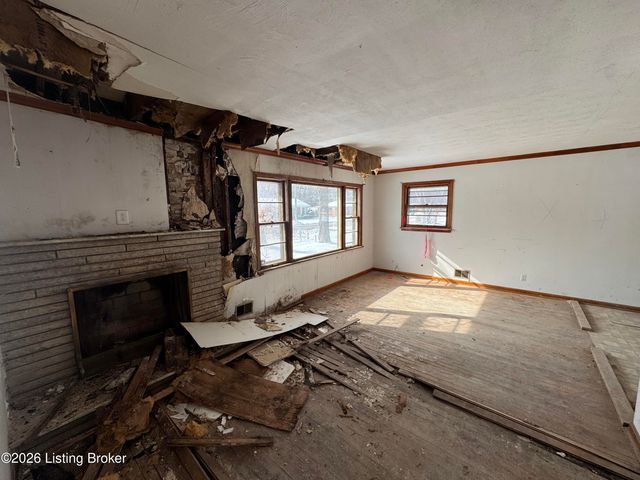 4231 Flintlock Dr, Louisville, KY 40216