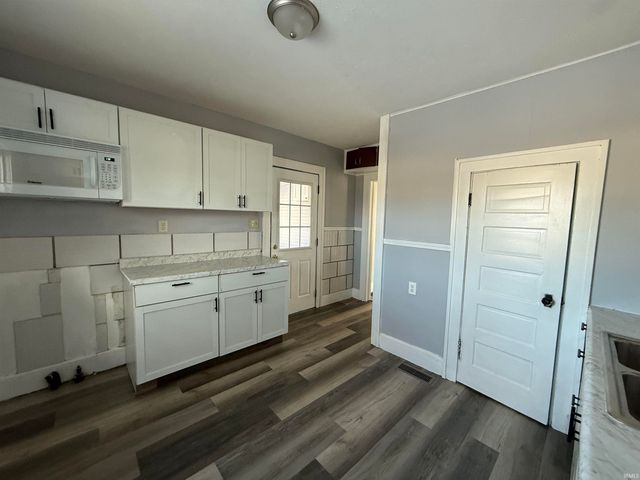 1812 W 11Th Street, Muncie, IN 47302