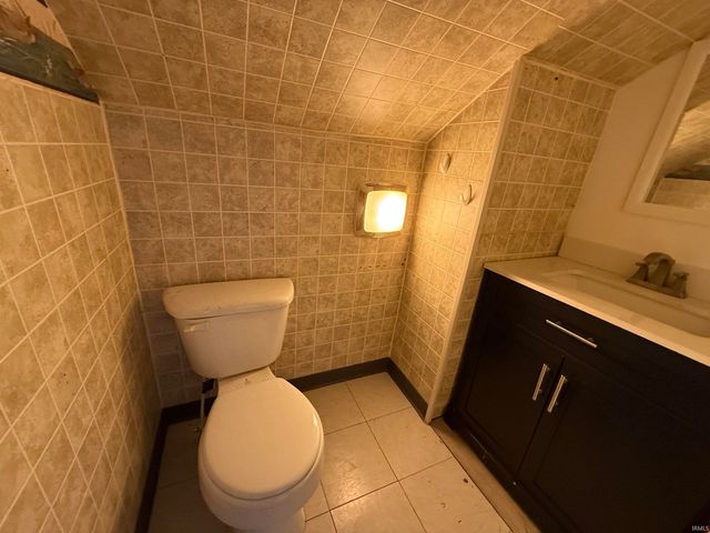 1812 W 11Th Street, Muncie, IN 47302