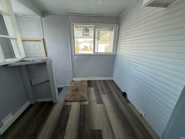 1812 W 11Th Street, Muncie, IN 47302