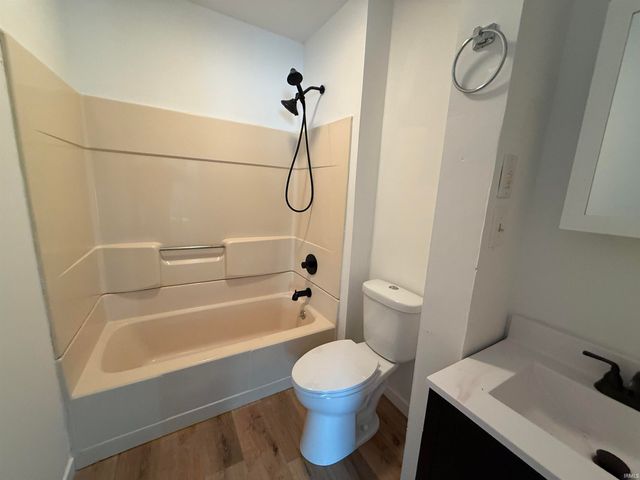 1812 W 11Th Street, Muncie, IN 47302