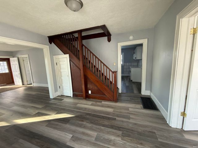 1812 W 11Th Street, Muncie, IN 47302