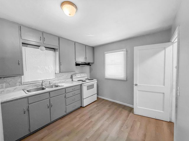 2623 E 8th, Wichita, KS 67214