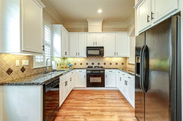 610 Leverkuhn Street, Houston, TX 77007