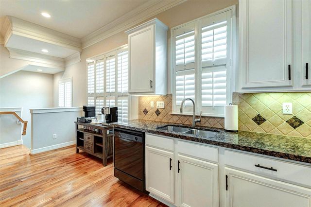 610 Leverkuhn Street, Houston, TX 77007