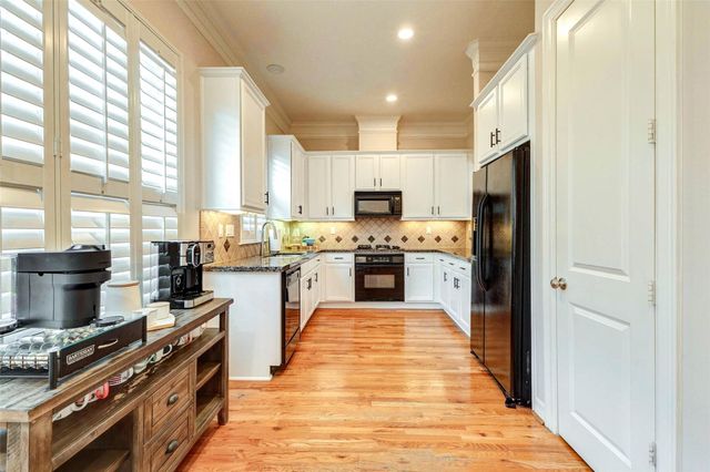 610 Leverkuhn Street, Houston, TX 77007