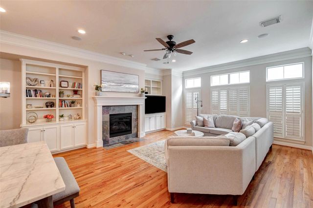 610 Leverkuhn Street, Houston, TX 77007