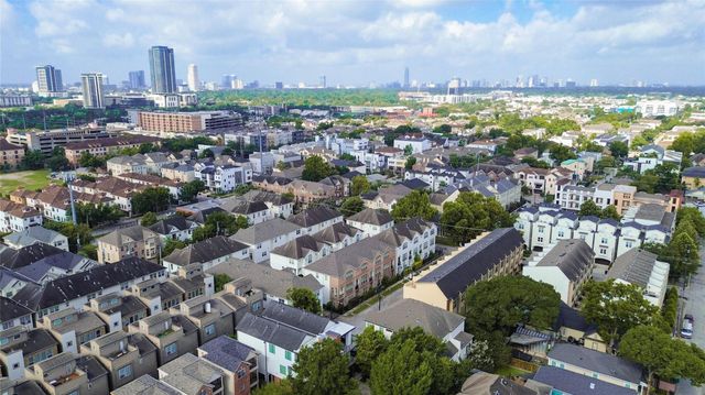 610 Leverkuhn Street, Houston, TX 77007