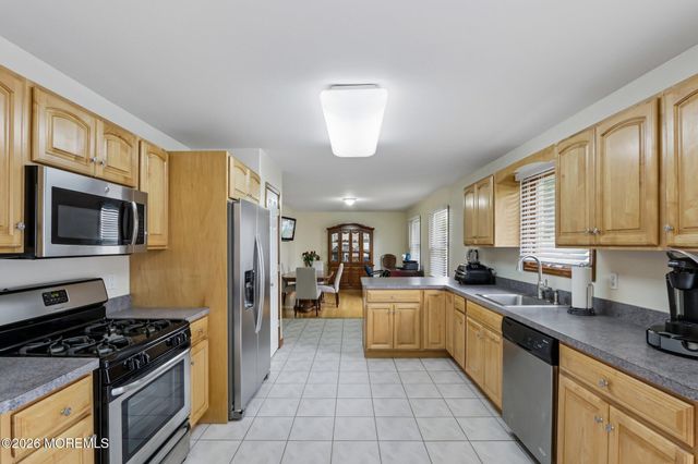 92 Birch Street, Beachwood, NJ 08722