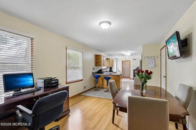 92 Birch Street, Beachwood, NJ 08722