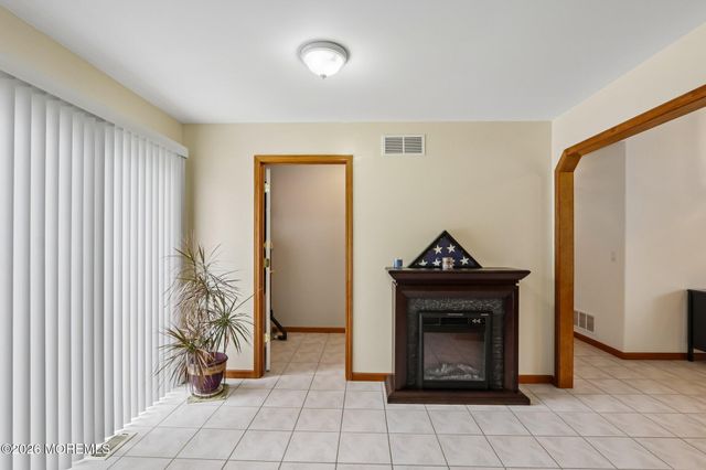 92 Birch Street, Beachwood, NJ 08722