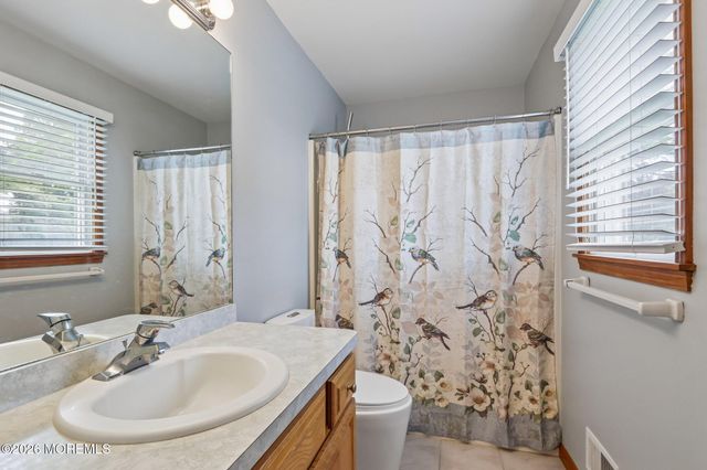 92 Birch Street, Beachwood, NJ 08722